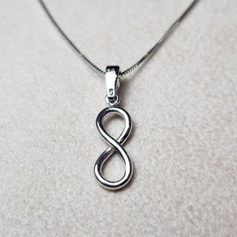 Infinity necklace 18k white gold (made in Italy)