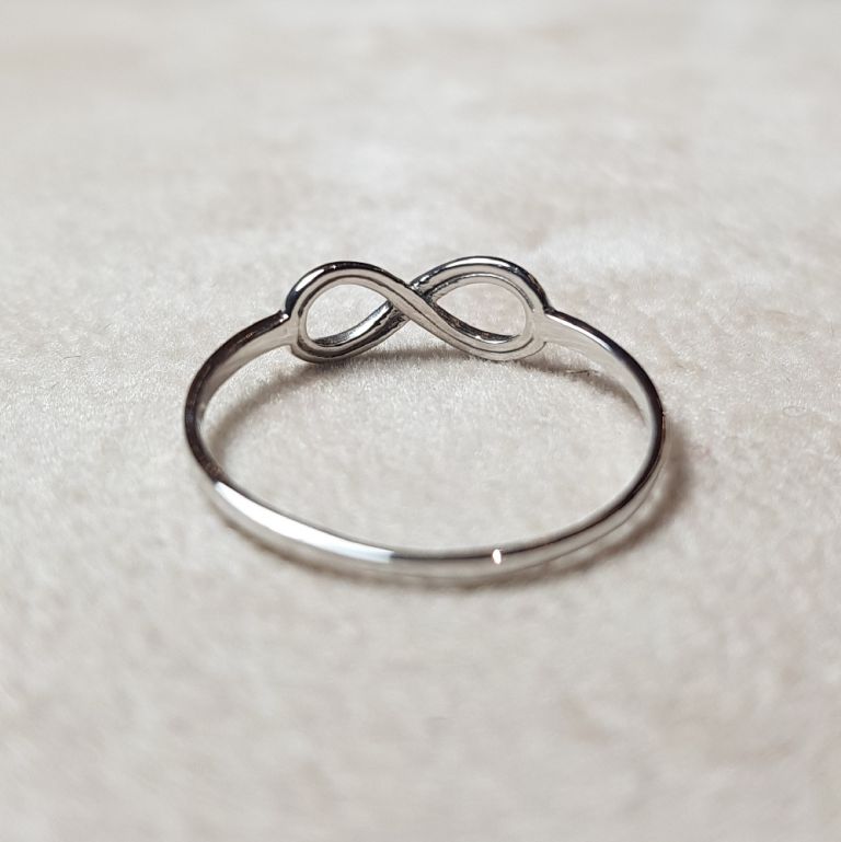 18k white gold infinito wire ring (made in Italy)
