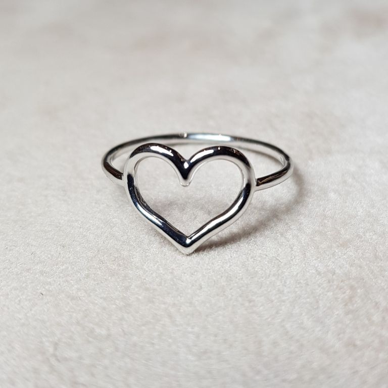 18k white gold heart wire ring (made in Italy)