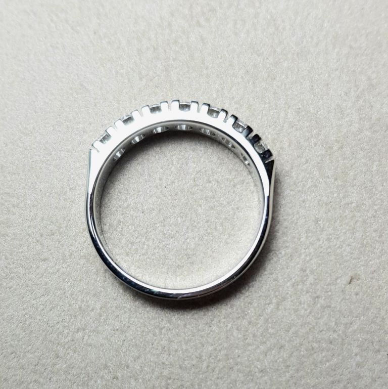 Diamond ring 18k white gold diamonds ct. 0,60 total G VS1 (made in Italy)